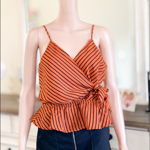 Tops - Crossed CROP TOP